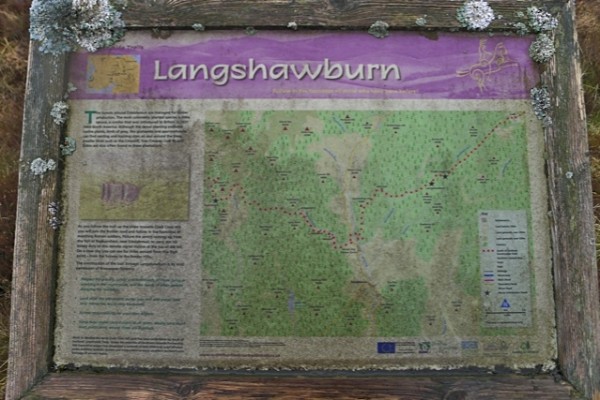 Langshawburn, nedlagt gård og et knutepunkt for jakta
